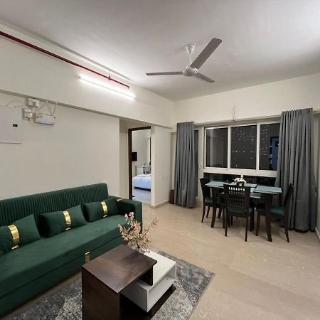 2Bhk Plus Living Room Near Nesco Malad East West Мумбаї Екстер'єр фото